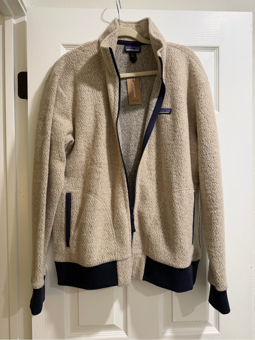 Patagonia Men’s “Oat” Sweater Fleece Jacket